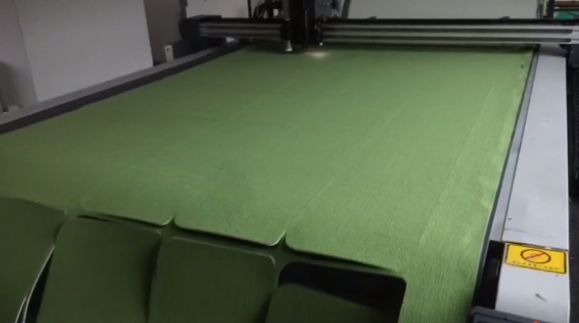 Carpet cutting machine